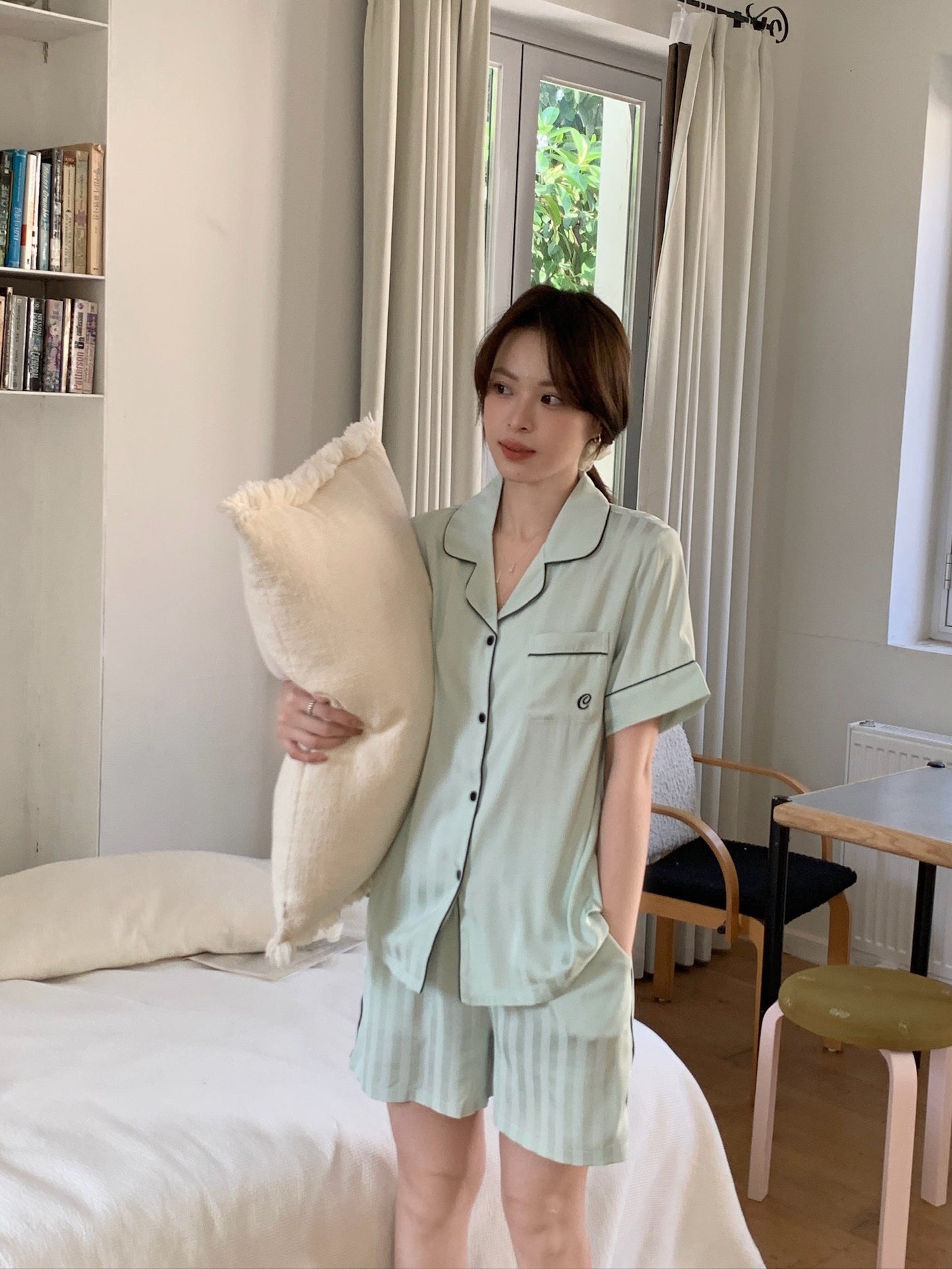 Chillday Collection : Short sleeve + short pants (Baby Green)